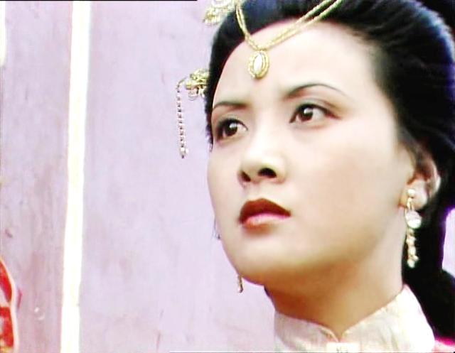 邓婕照片:如何评价邓婕和张国立的演技？