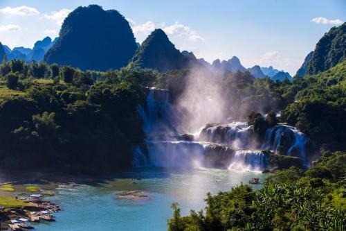 广西的德天瀑布为亚洲第一大瀑布，到底