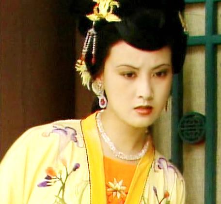 邓婕照片:如何评价邓婕和张国立的演技？