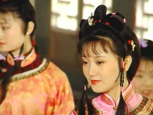 邓婕照片:如何评价邓婕和张国立的演技？