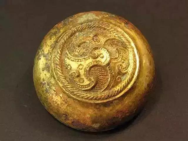 李倕公主:学校里有古墓是种怎样的体验？
