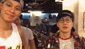 周杰伦鼓励林书豪:林书豪说:林俊杰欺负我和周杰伦竟上演电竞王子复仇记
