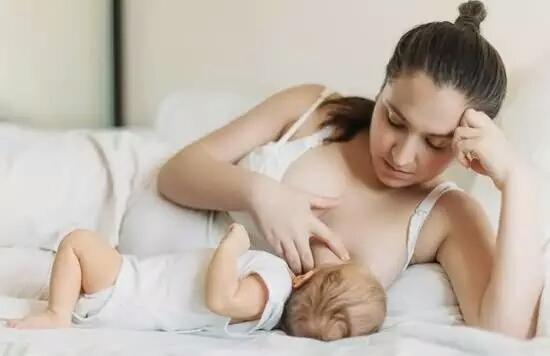 宝宝吃母乳拉稀,婴儿吃母乳拉肚子怎么办？