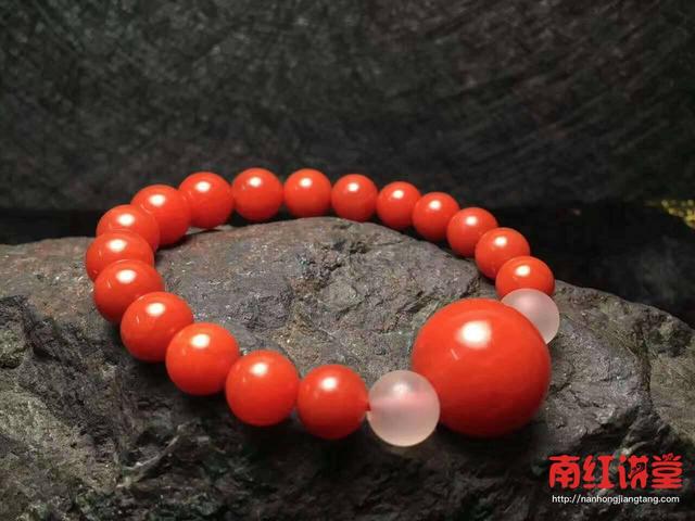 什么属相佩戴南红好,身体不怎么好的人戴蜜蜡好还是南红好？