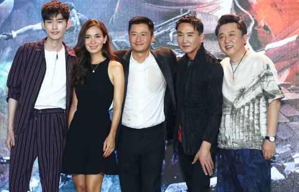张翰的家庭背景:战狼2中的彩蛋是说明龙小云没死么？