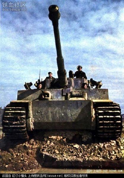 为什么电影、电视剧里士兵没有反坦克武器,却还要用枪打？这不是浪费子弹吗？