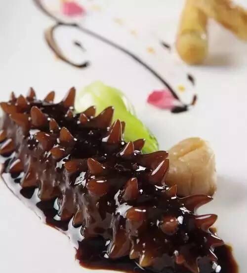 山东鲁菜特色菜,在济南吃最正宗的鲁菜是什么？