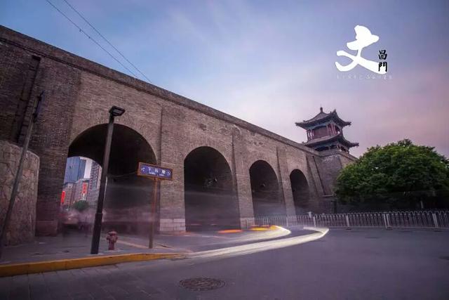 宋哲元将军:古城西安共有多少个城门？