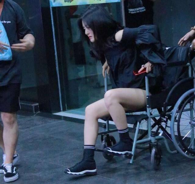 吴昕的车:《快乐大本营》的主持人谢娜为什么离开《快乐大本营》了？