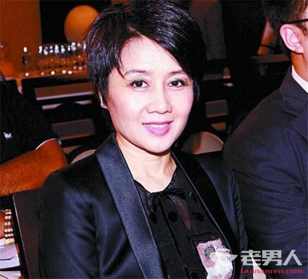 赌王何鸿燊到底有多少妻子和子女？他们的现状是什么样的？