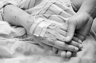 对于癌症晚期有没有什么办法让病人无痛苦的离开