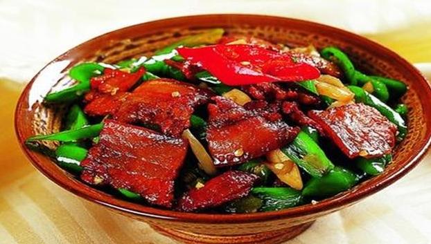 辣椒炒肉怎么炒才能吃起来最香？