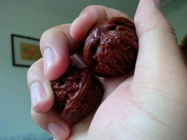 文玩什么叫开脸:文玩核桃的尴尬期是什么意思？尴尬期要注意什么？