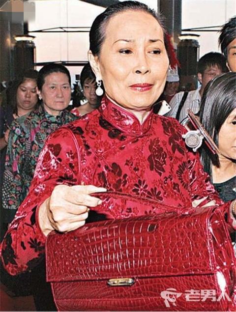 赌王何鸿燊到底有多少妻子和子女？他们的现状是什么样的？