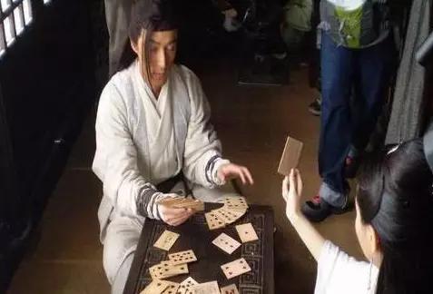 韩寒萌:如何快速有效的学习王者荣耀的相关理论知识能达到看懂游戏即可？ 韩寒电影