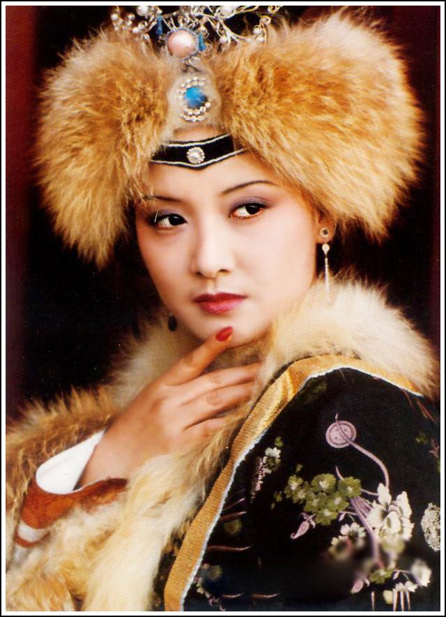 邓婕照片:如何评价邓婕和张国立的演技？