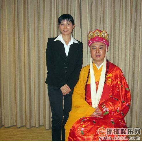 金莎斯琴格日乐:斯琴格日乐现在为什么不出来唱歌了？