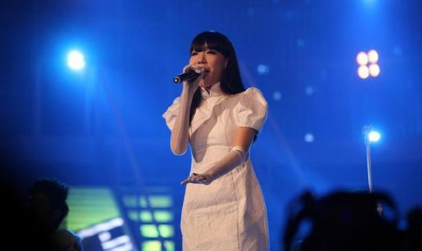 刘欢炮轰好声音:那英为什么被这么多人骂，还一直占着好声音导师不走？