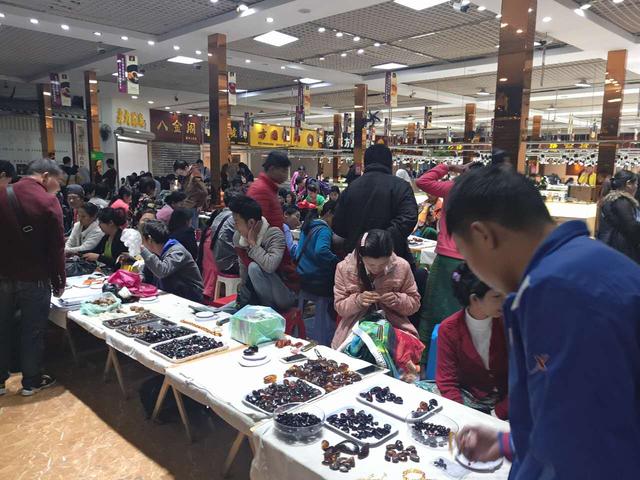 玉石有多少种类及图片,请问云南玉石都有什么种类的呢？