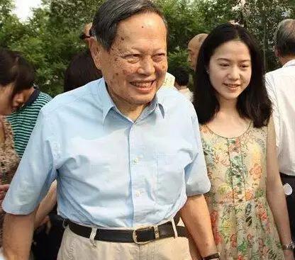 翁帆有孩子吗:从法律角度讲，翁帆能得到多少家产？