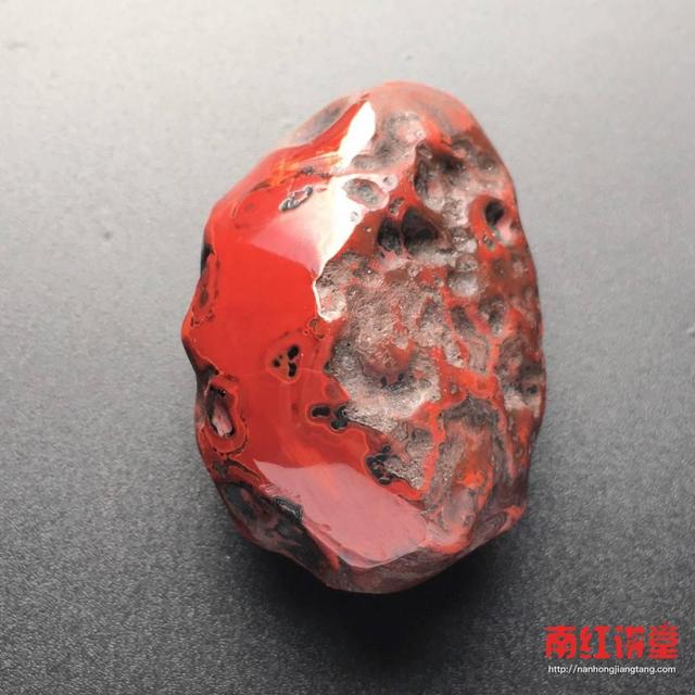 什么属相佩戴南红好,身体不怎么好的人戴蜜蜡好还是南红好？