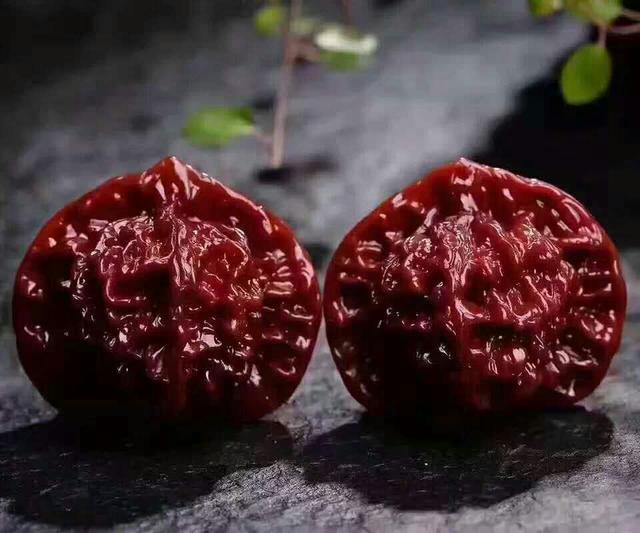 文玩什么叫开脸:文玩核桃的尴尬期是什么意思？尴尬期要注意什么？