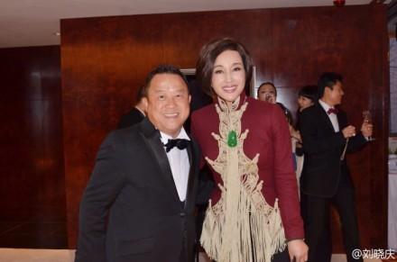 刘晓庆多大了:刘晓庆千万元翡翠吊坠抢镜，你觉得她是爱玉还是炫富？