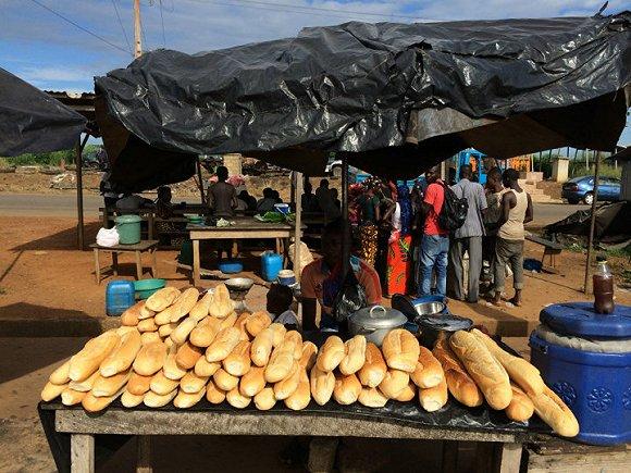 非洲人主要以什么为主食？