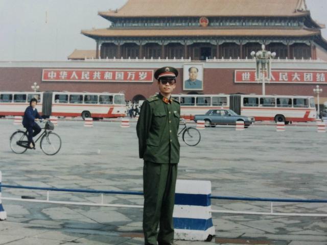 好玩的微信<a href=https://maguai.com/list/256-0-0.html target=_blank class=infotextkey><a href=https://maguai.com/list/256-0-0.html target=_blank class=infotextkey>朋友圈</a></a>:最近微信<a href=https://maguai.com/list/256-0-0.html target=_blank class=infotextkey><a href=https://maguai.com/list/256-0-0.html target=_blank class=infotextkey>朋友圈</a></a>流行的穿军装照，真的好玩吗？