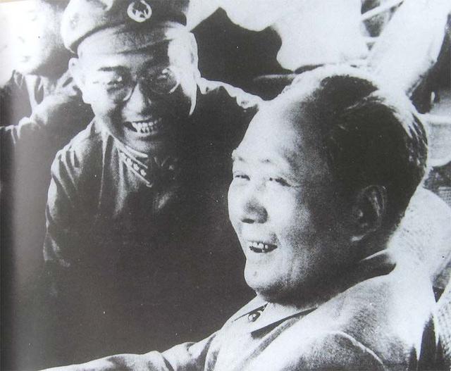 萧克简历:人民解放军装甲兵首任司令员是谁？