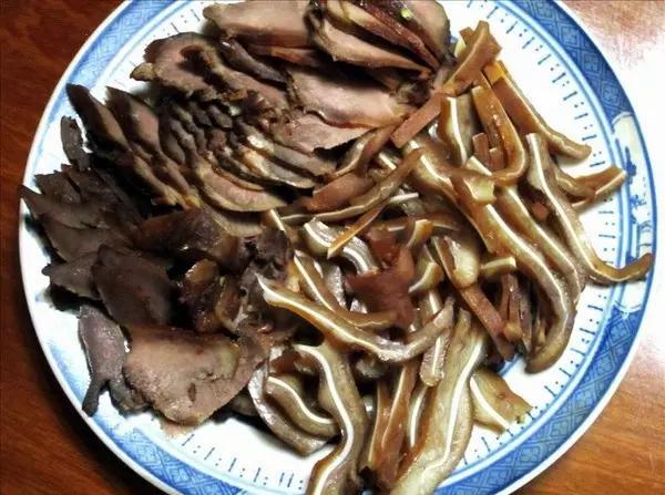 鹰叭犬幼仔图片欣赏:刚抓的，有认识的吗？怎么养？