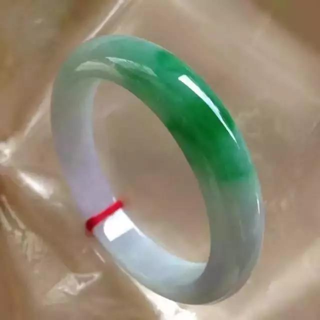 刘晓庆内裤:请问大家相信