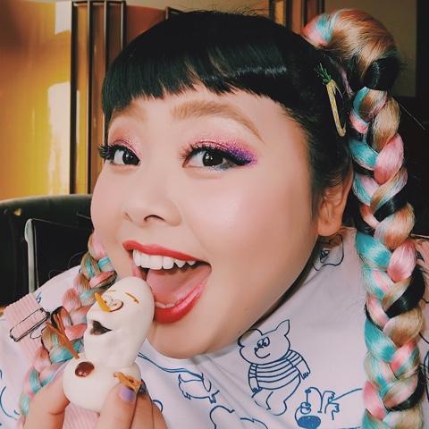 头条问答 - 200斤胖妞征服日本时尚圈,渡辺直美有哪些穿衣哲学?