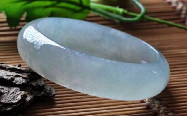 翡翠那么多为什么还那么贵,翡翠戒面那么小，为什么还那么贵？