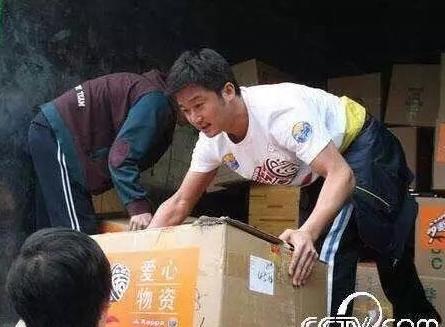 周立波道德绑架:为什么周立波突然要去美国？