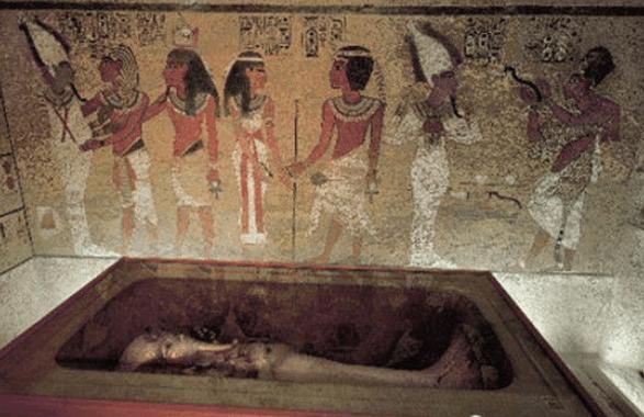 金字塔未解之谜木乃伊，埃及金字塔中真的发现外星人木乃伊吗