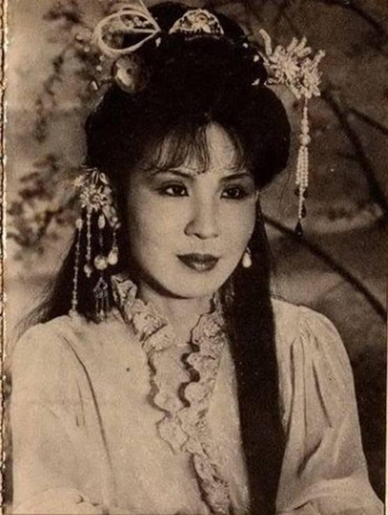 陈莎莎图片:有哪些名字是abb式的演员？