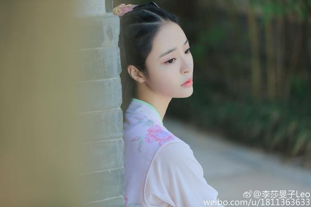 女人好听的微信名字四个字的:有哪些<a href=https://maguai.com/list/99-0-0.html target=_blank class=infotextkey>明星</a>的名字是四个字的(4个字<a href=https://maguai.com/list/99-0-0.html target=_blank class=infotextkey>明星</a>有哪些)