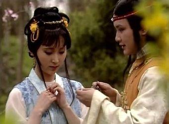 倍丽颜金缕梅系列:为什么有些人会长“痘痘”,而有些人从来不长？