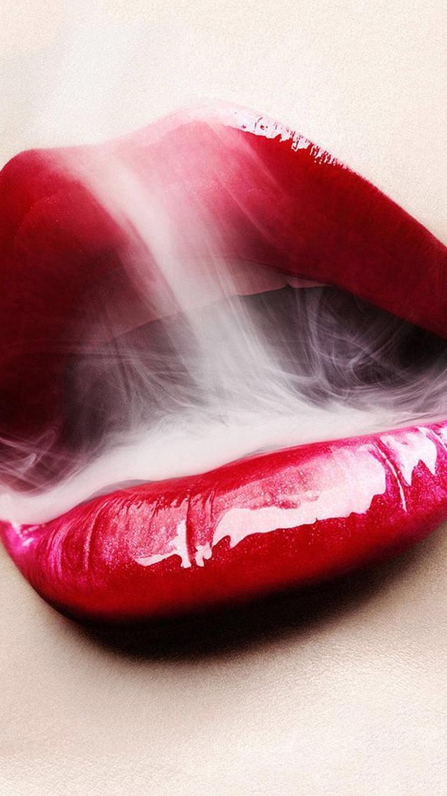 头条问答 - 请问谁有这张白底红嘴唇的高清大图?(2个回答)