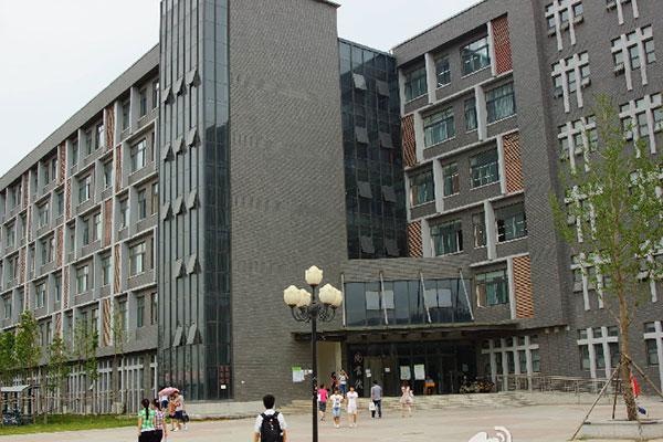 河南财经政法大学怎么样：河南财经政法大学怎么样?大学排名