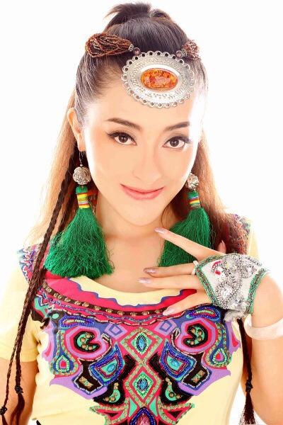 内地女演员朱杰:电视剧《潜伏》中的晚秋扮演者的简历有谁知道啊？