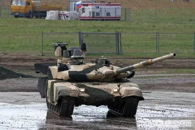 俄罗斯的T-90SA取消了红外大灯，那和T-90SM和AM型号相比哪个更强？