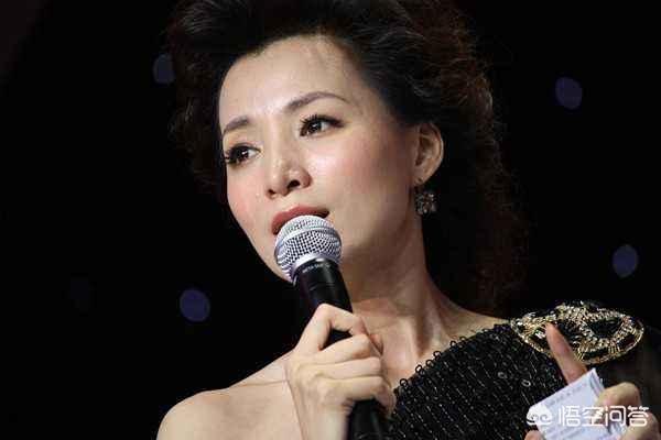 董卿是小三:董卿的诗词水平究竟怎么样？