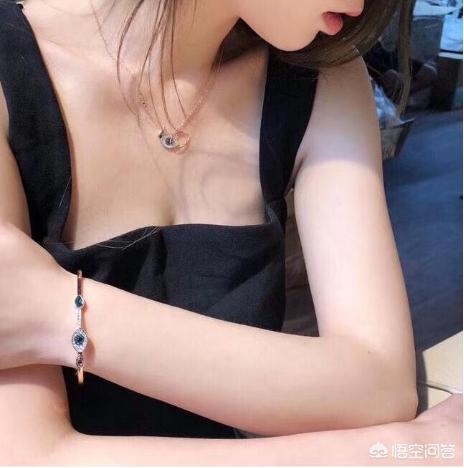 施华洛世奇道歉:想买条项链送女朋友，什么品牌好？