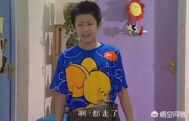 家有儿女街拍灵异事件:《家有儿女》这部喜剧中，有没有让你细思极恐的情节？