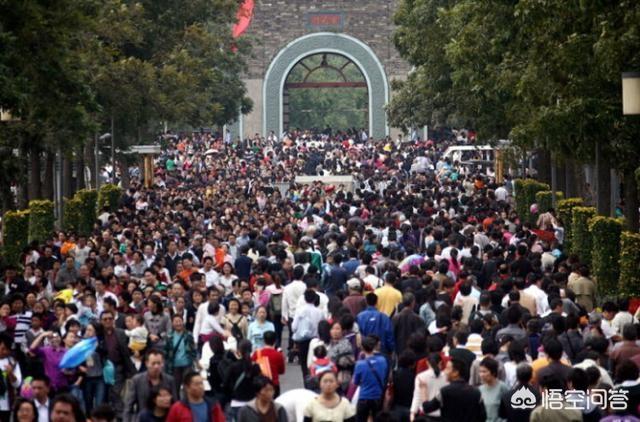 张文宏谈十一出游:为什么疫情未结束却开放省际游？