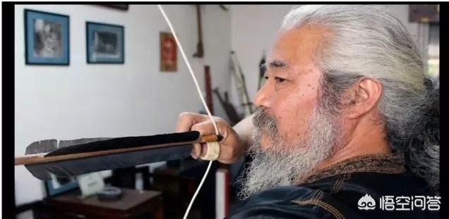 100万以上玉扳指图片,翡翠扳指是怎样的？它究竟有哪些用途呢？