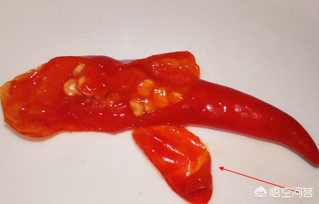 酸辣椒怎么腌制，请教一下大家，泡酸辣椒的时候要把辣椒尖剪掉吗？怎么做好吃？