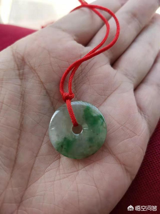 玉镯怎样养才越来越润,玉石应该如何盘玩保养才能保持润度？